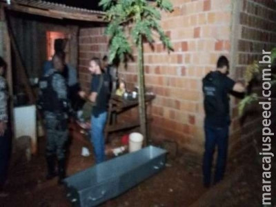 Dupla em Corsa branco teria executado homens em Sitioca