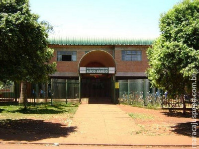 Estudante é encontrado morto em escola