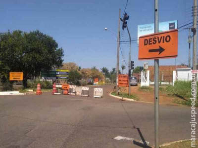 Falta de sinalização em obras é motivo de queixas entre motoristas em Campo Grande