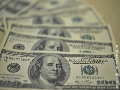 Gastos com viagens ao exterior caem quase 21% em agosto