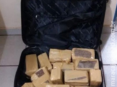 Homem é preso com maconha; mulher com cocaína e arma