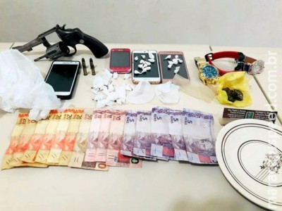 ALI prende "gigante" com arma e drogas em Dourados