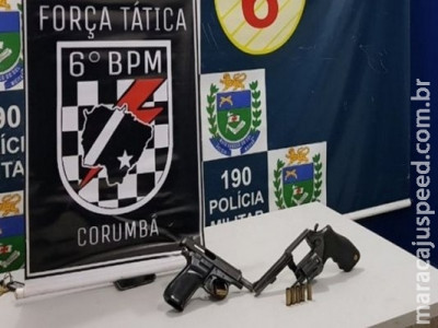 Com 2 armas, homem segue ex-mulher e atira no atual namorado