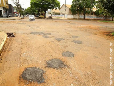 Internos do semiaberto são treinados para tapar buraco