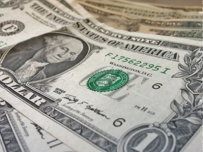 Dólar vai a  R$ 3,758, maior valor em quase um mês 