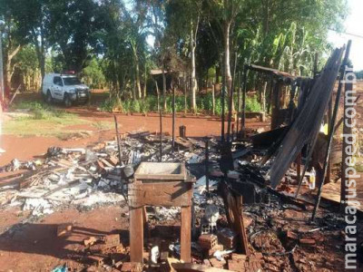Homem incendeia própria casa após brigar com a mulher