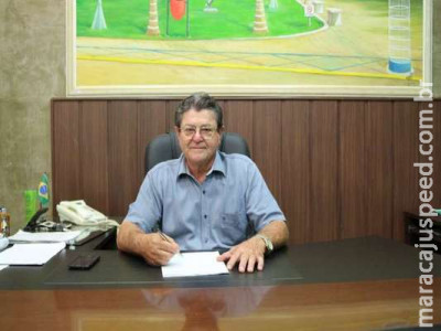 Prefeito anuncia corte do próprio salário em 10%
