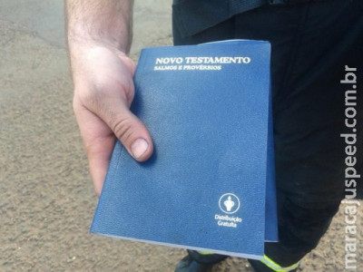 Bíblia é encontrada intacta em quarto de hotel incendiado