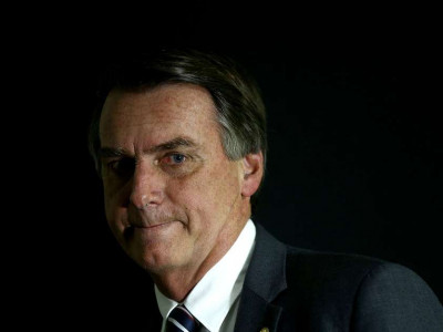  Bolsonaro bloqueia jornalista no Twitter e filho o defende
