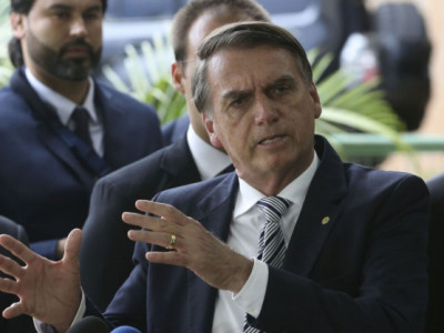 Jair Bolsonaro diz que Onyx pode deixar governo se for comprovado Caixa 2