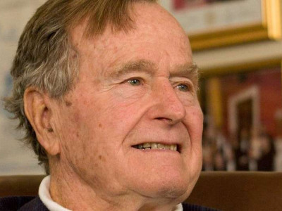  Morre o ex-presidente americano George H.W. Bush, que liderou os EUA na primeira guerra contra o Iraque
