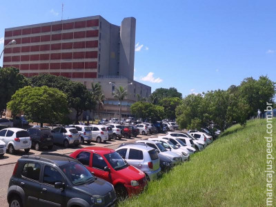 Sem segurança, estacionamento do Hospital é alvo de bandidos