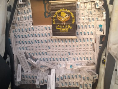 DOF apreende veículo carregado com cigarros contrabandeados