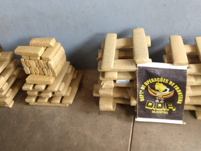 DOF prende dois homens transportando droga em ônibus