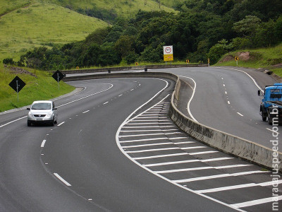 Projeto obriga União a duplicar todas as rodovias federais