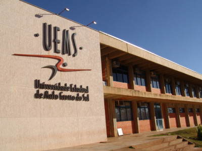  UEMS divulga editais de processo seletivo para professores com salários de até R$ 8,6 mil