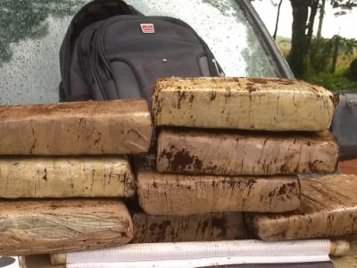 DOF apreende adolescente com droga em ônibus