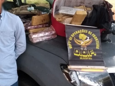 DOF prende homem transportando droga em ônibus