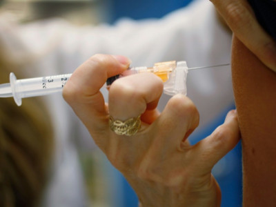 OMS afirma que vacina contra HPV é segura e indispensável