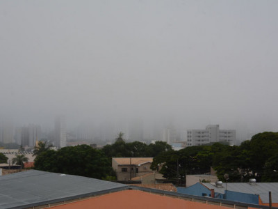 Quinta de tempo nublado e pancadas de chuva em parte do MS