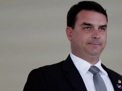  Assessora de Flávio Bolsonaro é exonerada no Senado