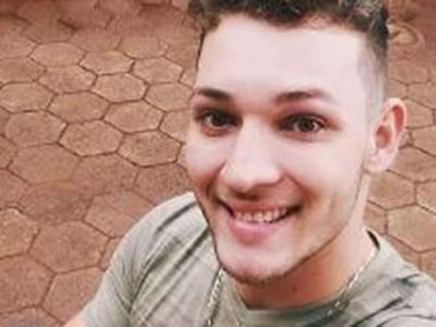 Cantor sertanejo morre em acidente de moto