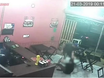  PM agride mulher por entrega errada de restaurante e é preso