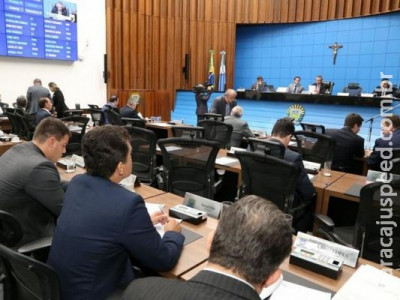 Proposta sobre armas não letais nas escolas já recebe críticas