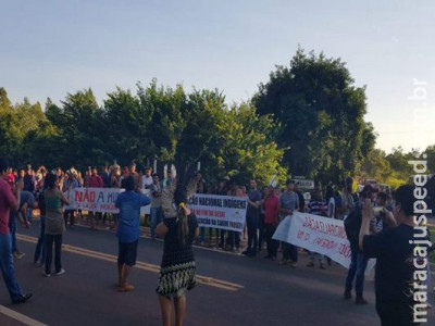 Protesto de indígenas em Miranda bloqueia BR-262 
