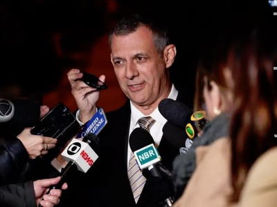  Bolsonaro não se manifestou sobre os 80 tiros, diz porta-voz