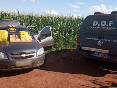 Condutor abandona veículo furtado com meia tonelada de droga ao visualizar bloqueio do DOF para fiscalização na região de Dourados