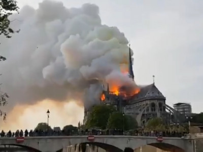 Incêndio atinge a Catedral de Notre-Dame, em Paris