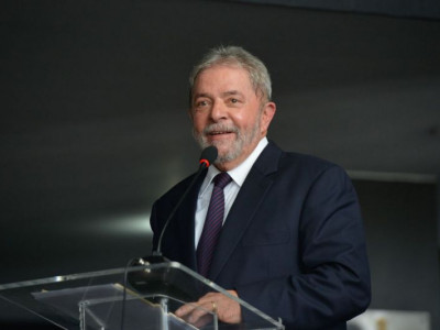 Lula fica em silêncio em depoimento à PF