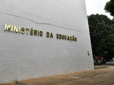 Bloqueio do MEC já atinge cursos de mestrado e doutorado