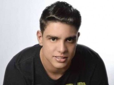 Cantor sertanejo morre, aos 26 anos, em acidente de moto