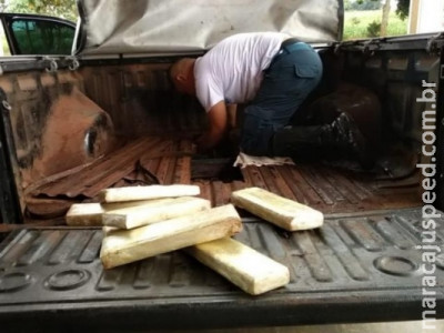 Homem é preso com maconha escondida em fundo falso de Amarok