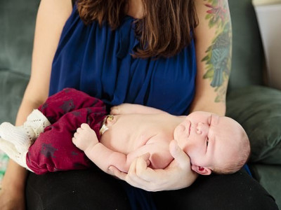 Mãe dá à luz bebê de 6 kg em parto natural