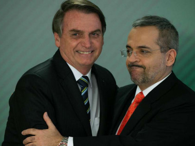 MEC cobrará ditado das crianças; método é criticado
