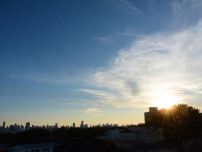Quinta com previsão de chuva e temperatura de 35°C em MS