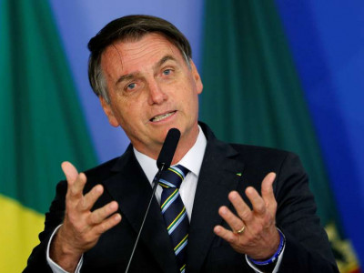 "Reforma é para ajudar os pobres", diz Bolsonaro