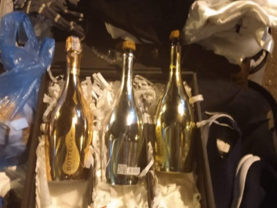  Traficante usava champanhe chique para esconder cocaína 