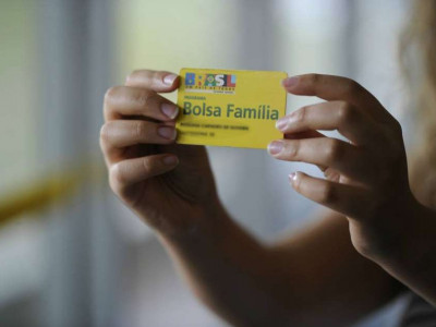 Bolsa Família: frequência escolar de beneficiários vai a 90%