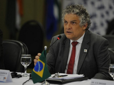 Crianças pobres se alfabetizam mais tarde que as ricas