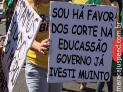 Fake News: cartaz com erros ortográficos em manifestação pró-Bolsonaro é falso 