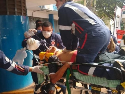 Ferido com quatro tiros na cabeça e costas morre em hospital