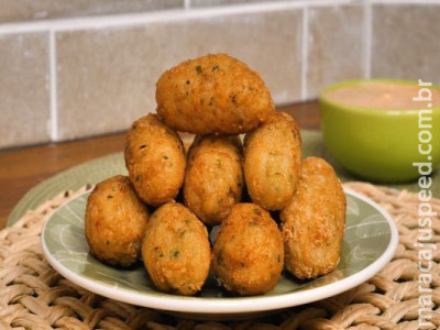 Aprenda a fazer um delicioso bolinho de arroz