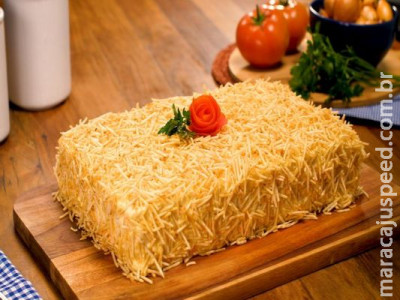 Bolo salgado de pão de forma com frango