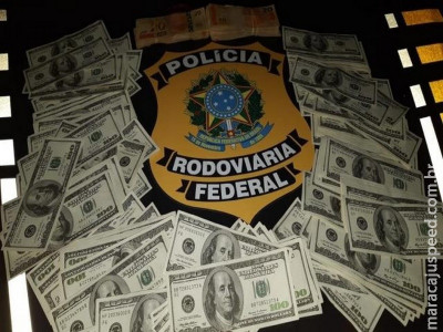Homem é preso com 22 mil dólares amarrados nas pernas