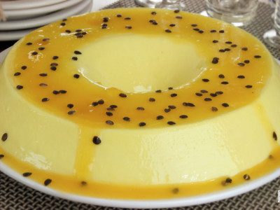 Receita de pudim de chocolate branco e maracujá