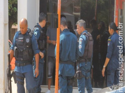 Trote de sequestro mobiliza dezenas de policiais em banco